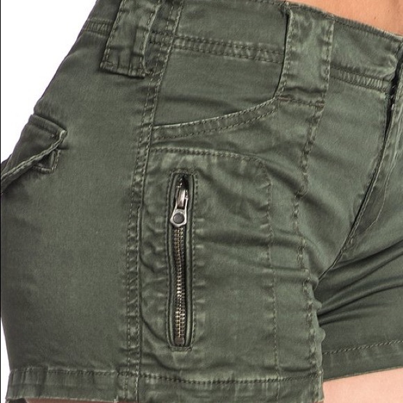 Affliction Dessert Escape Short Cargo Shorts - Picture 6 of 6